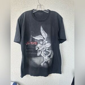 90s Vintage Lot 29 Wile E. Coyote - Looney Tunes Tee
